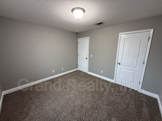 Building Photo - 4754 Winterdale Dr