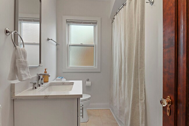 Building Photo - 906 W Keith Ave