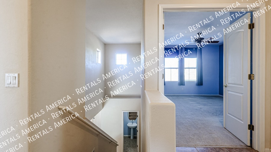 Building Photo - 13601 W Cypress St