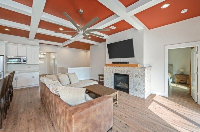 Building Photo - 508 Hideaway Ln