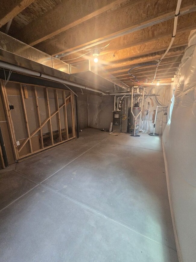 Building Photo - 2421 Ridge Top Dr