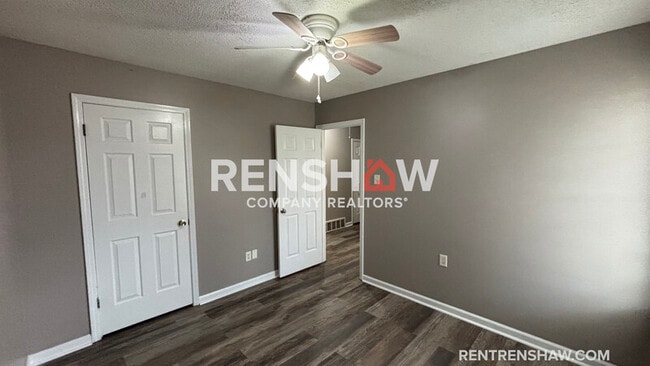 Building Photo - 2112 Pillsbury Pl