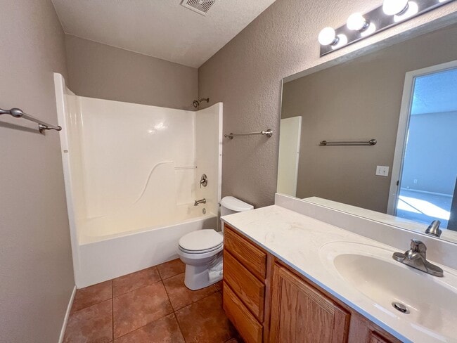 Building Photo - DUPLEX APARTMENT - RIMROCK/LAKE MONTEZUMA