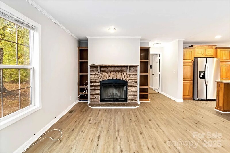 Building Photo - 2420 Creekside Dr