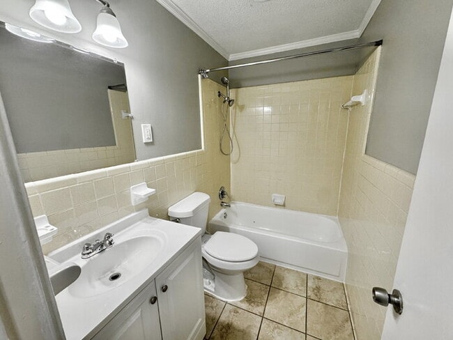 Building Photo - 4555 Willow Rd