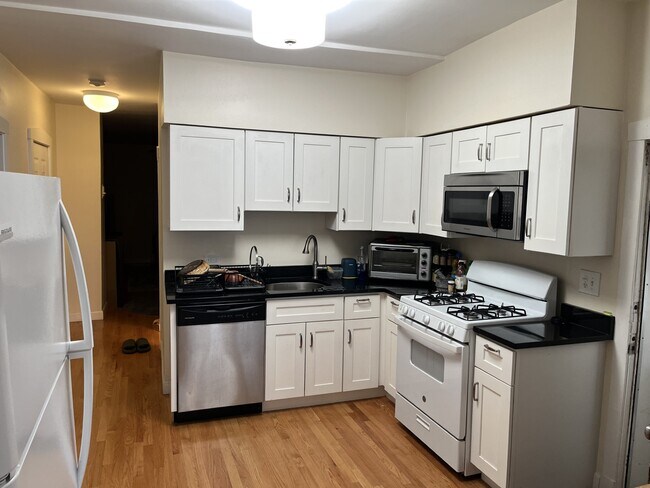 Building Photo - 3418 N Seminary Ave