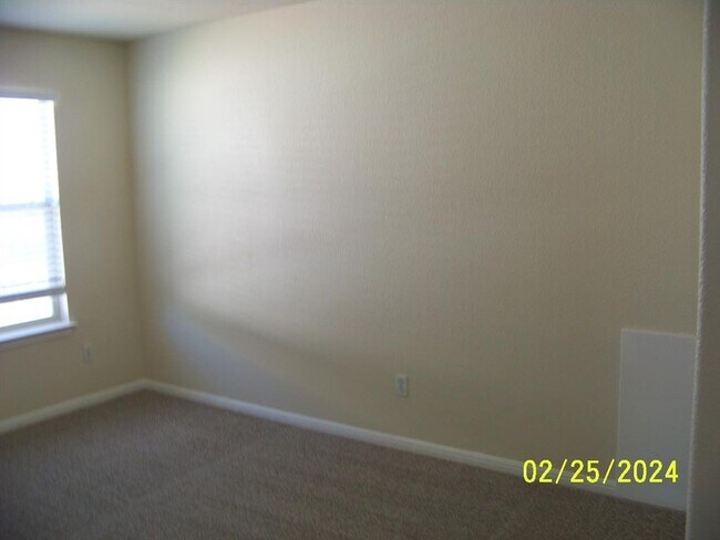 Building Photo - 440 Blackman Tr