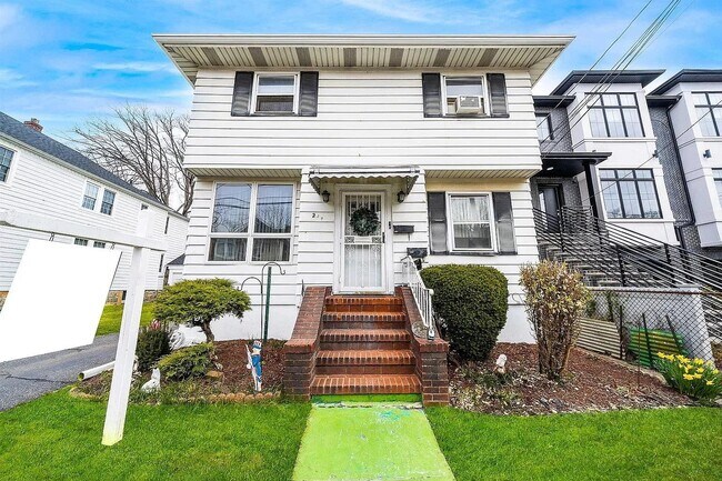 Primary Photo - 247 Slocum Way