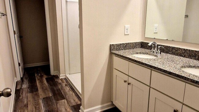 Building Photo - Brand New Duplex Townhome | 3 BR/2.5BA | 1-Car Garage | Near Downtown Mooresville