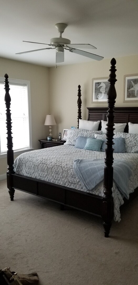 Building Photo - Beautiful Town-home in much sought after S...