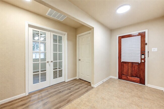 Building Photo - 16702 Grove Trail Ln