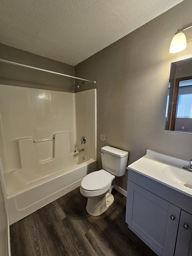 Building Photo - 8th & 8th Apartments