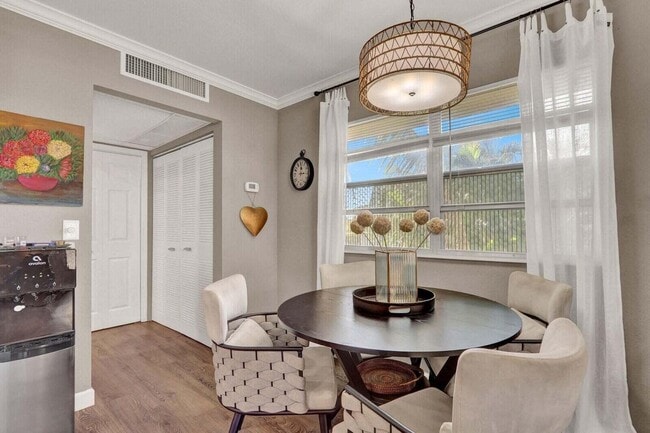 Building Photo - 279 Flanders F