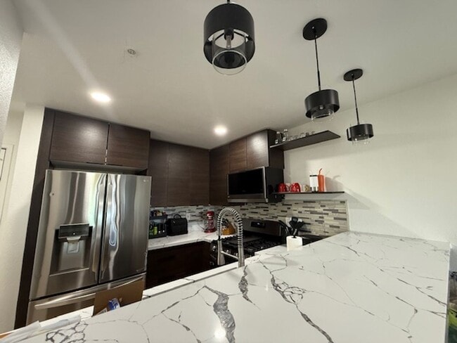 Building Photo - Remodeled 1bed/1bath right in the heart of...