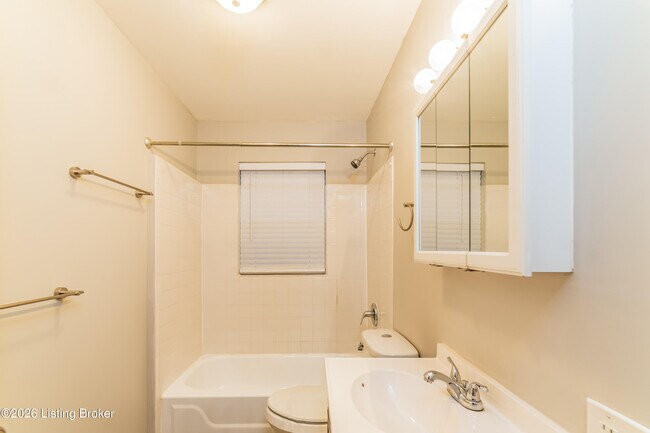 Building Photo - 4034 Franklin Ave