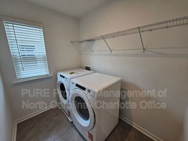 Building Photo - 14036 Penbury Ln