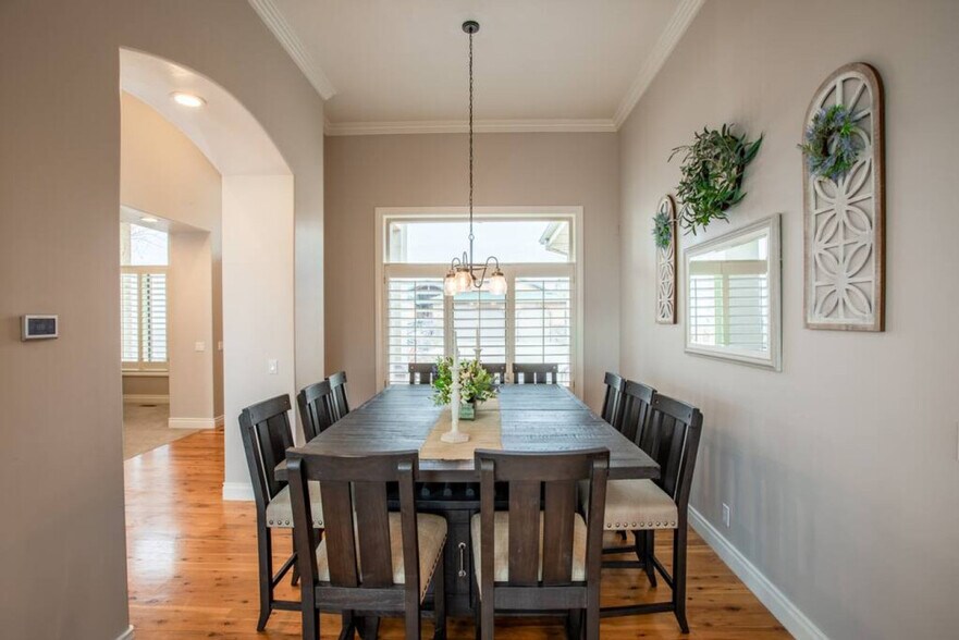 Building Photo - 678 Scenic Hills Dr