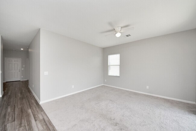 Building Photo - 6306 Highland Trl Dr