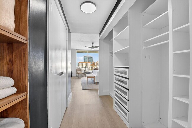 Building Photo - 550 Okeechobee Blvd