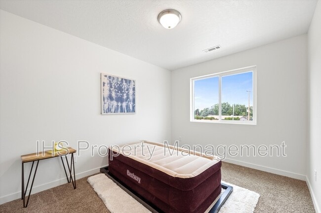 Building Photo - 4817 W Quinault Dr