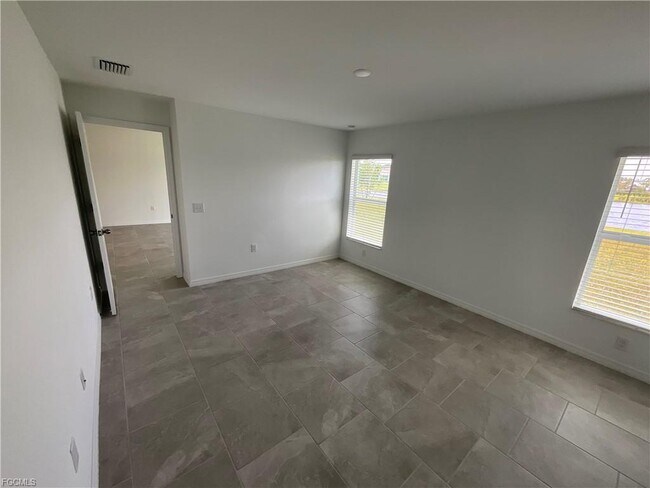 Building Photo - 3850 Treasure Oak Wy