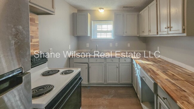 Building Photo - Charming 3-Bedroom 1 Bath with 1050 Sq. Ft. of Cozy Living in Chattanooga!