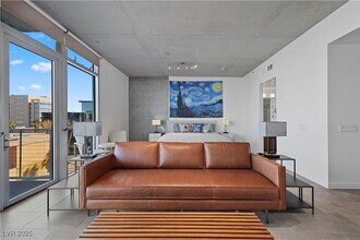 Building Photo - 353 E Bonneville Ave