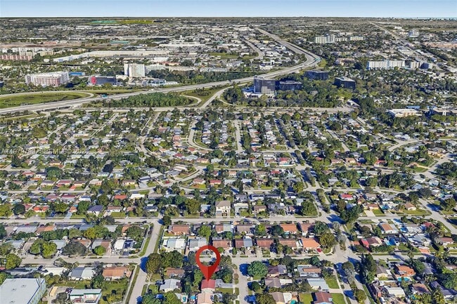 Building Photo - 5655 NE 5th Terrace