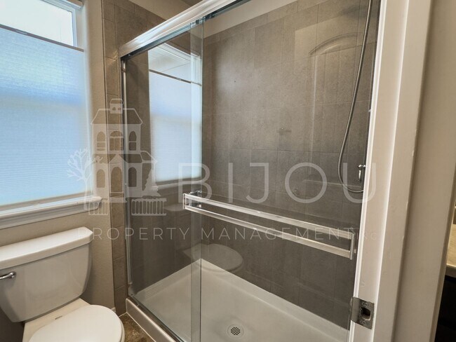 Building Photo - 10881 Aliso Dr