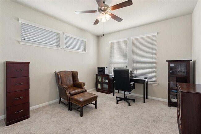 Building Photo - 601 Flag Ln