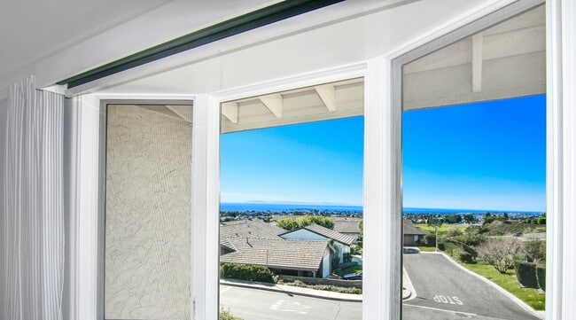 Building Photo - 4 White Water Dr