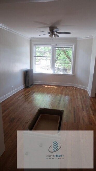 Building Photo - 4300 N Pulaski Rd