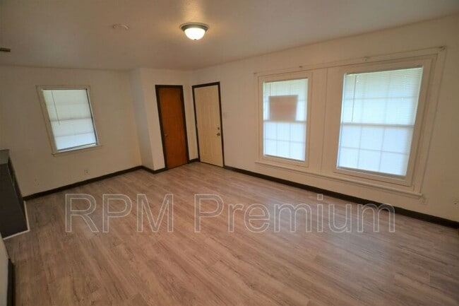 Building Photo - 6866 Autumn Ave