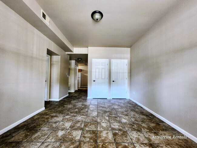 Building Photo - 4850 W Adams St