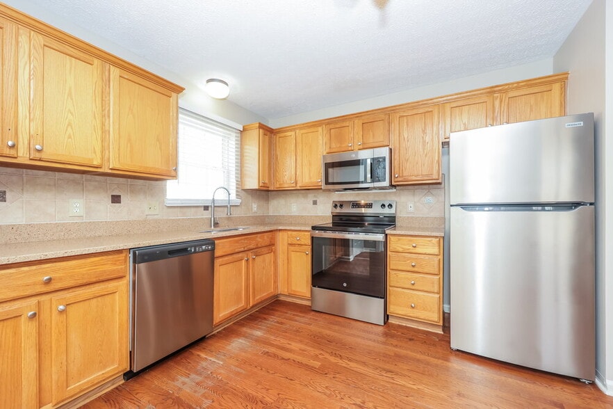 Building Photo - 3423 Ravenel Ct