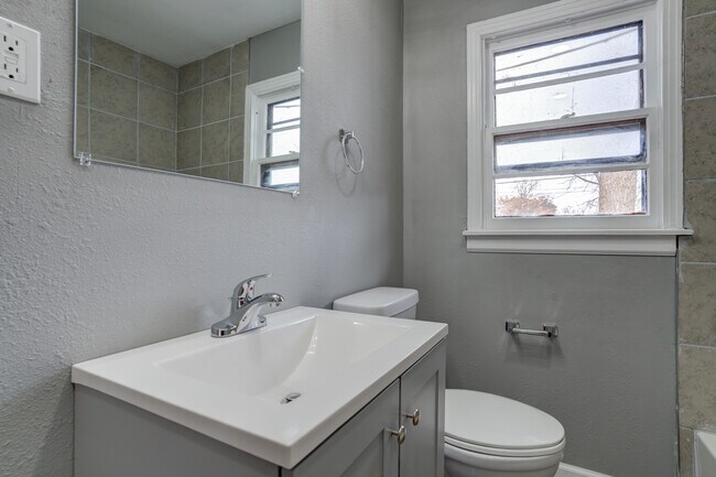 Building Photo - 3806 31st St