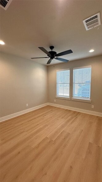 Building Photo - 380 N Dallas St