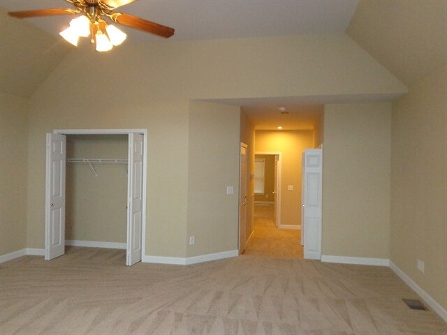 Building Photo - 724 Wyntree N