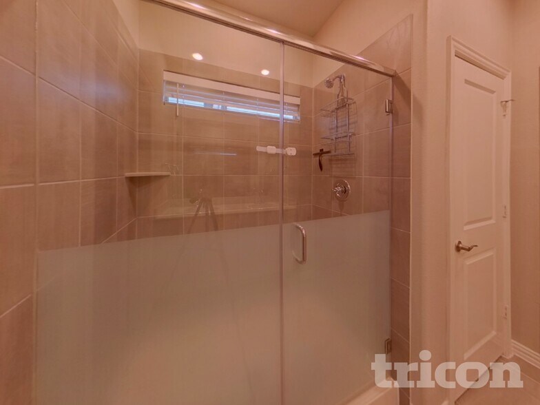 Building Photo - 1805 Ash Oak Ln