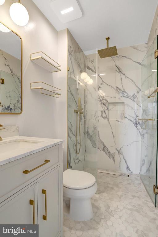 Building Photo - 6576 Yadkin Ct