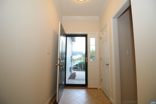 Building Photo - 121 Bryant Dr
