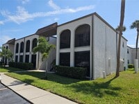 Building Photo - 7701 Starkey Rd