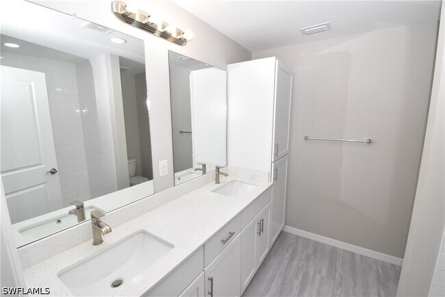 Building Photo - 1544 Waldorf Dr