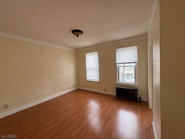 Building Photo - 16 Cutler St