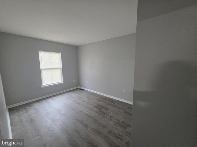 Building Photo - 611 Artisan St