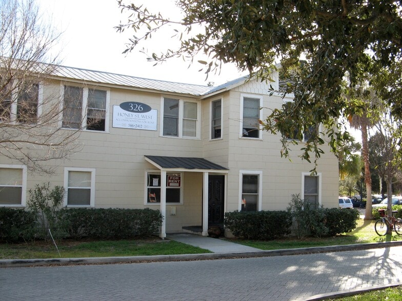 Building Photo - 326 W Honey St