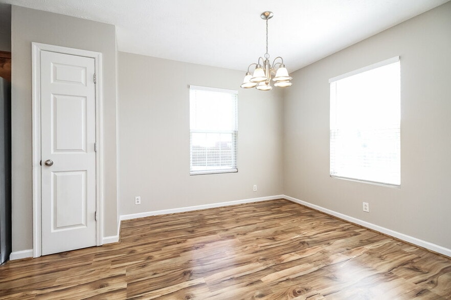 Building Photo - 2652 Apostle Ln