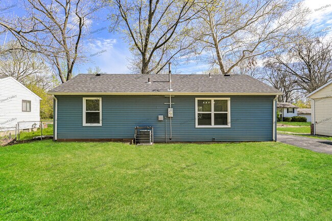 Building Photo - 1851 Longford Dr