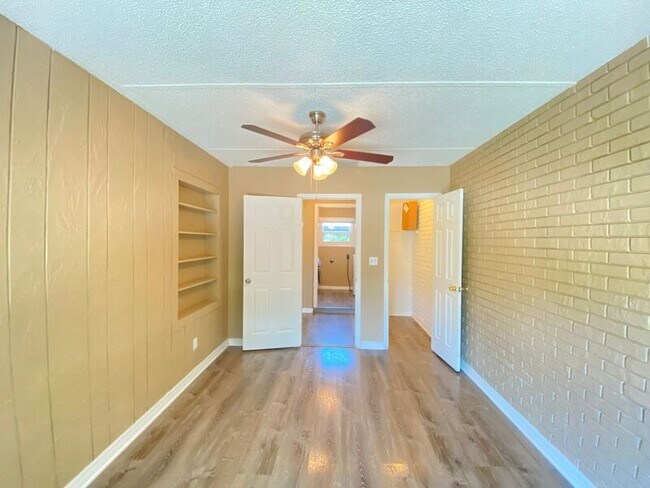 Building Photo - 908 Teatro Ct