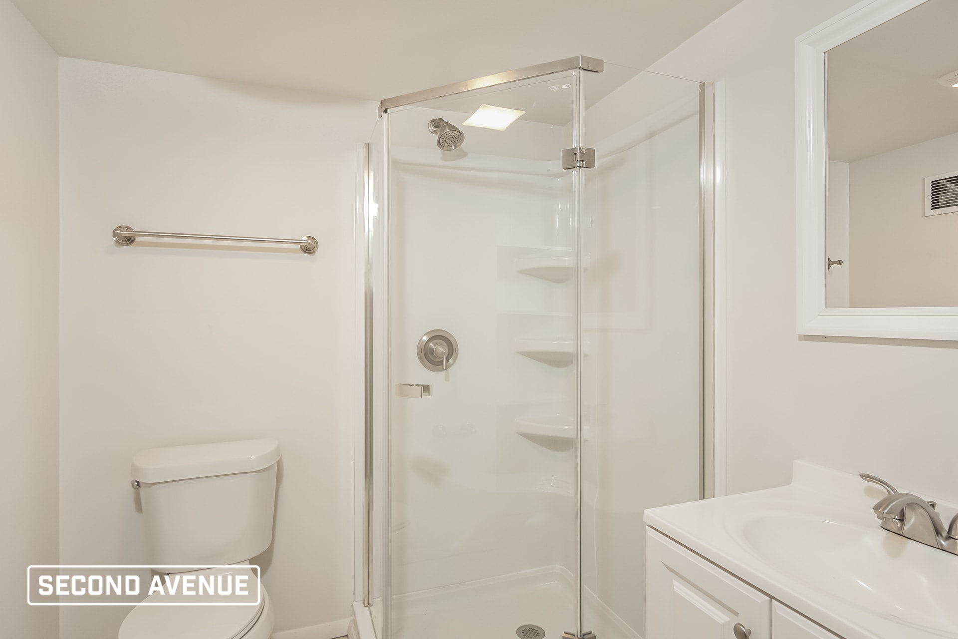 Building Photo - 716 Bittersweet Rd